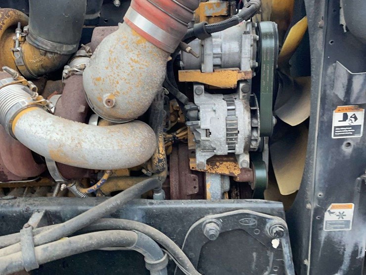 2005-peterbilt-385-image-26