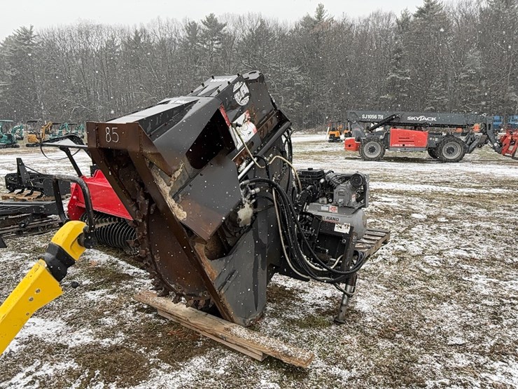 bobcat-ws24-high-flow-hydraulic-wheel-saw-skid-steer-attachment-sn:991900429-image-1