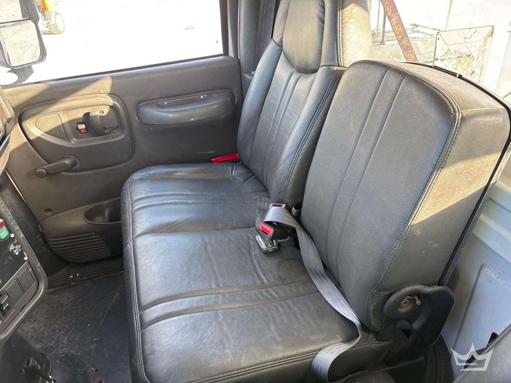 2088-chevrolet-c7500-altec-ta40-41ft.-bucket-truck-image-54