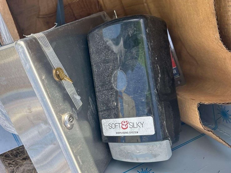 miscellaneous-office-and-kitchen-supplies-image-10