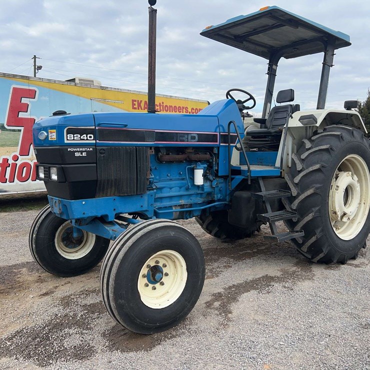 FORD 8240