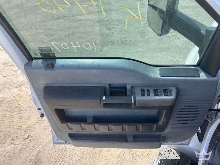 2017-ford-f650-image-11