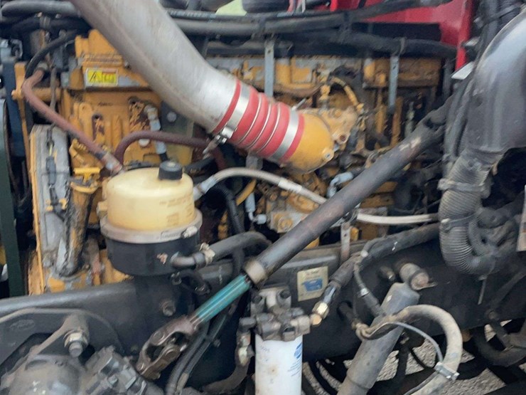 2005-peterbilt-385-image-27