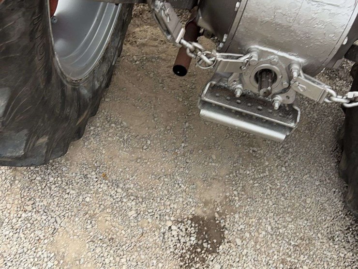 massey-ferguson-135-image-24