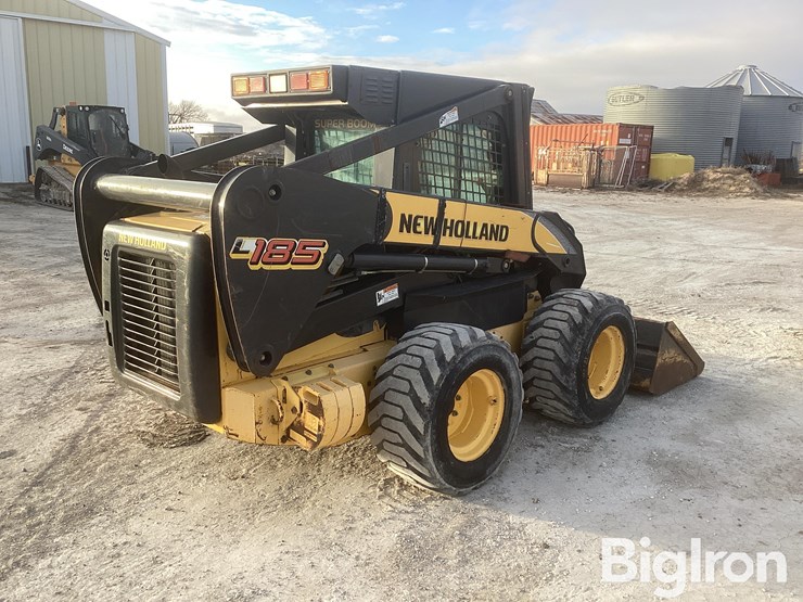new-holland-l185-image-5