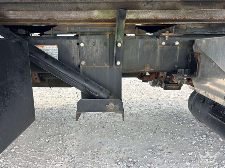 2018-peterbilt-348-image-41