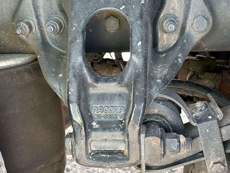 2018-peterbilt-348-image-30