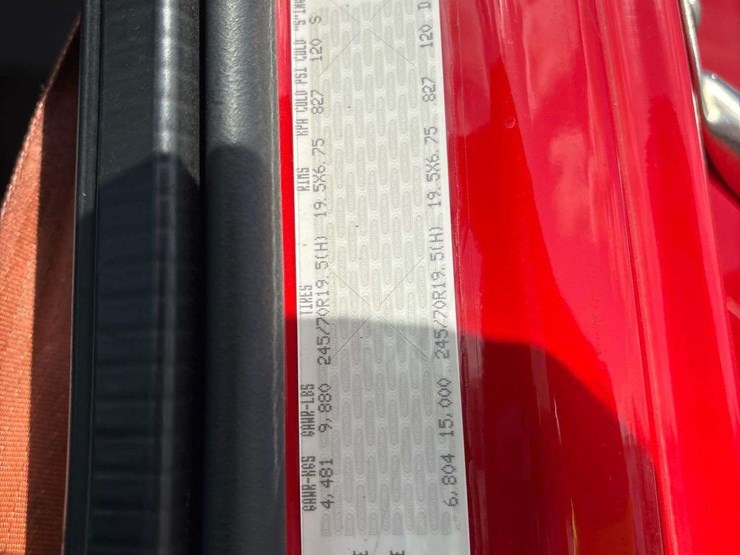 2016-freightliner-m2-106-image-8