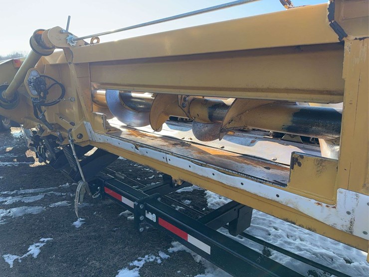 2013-lexion-18-20-corn-head-image-6