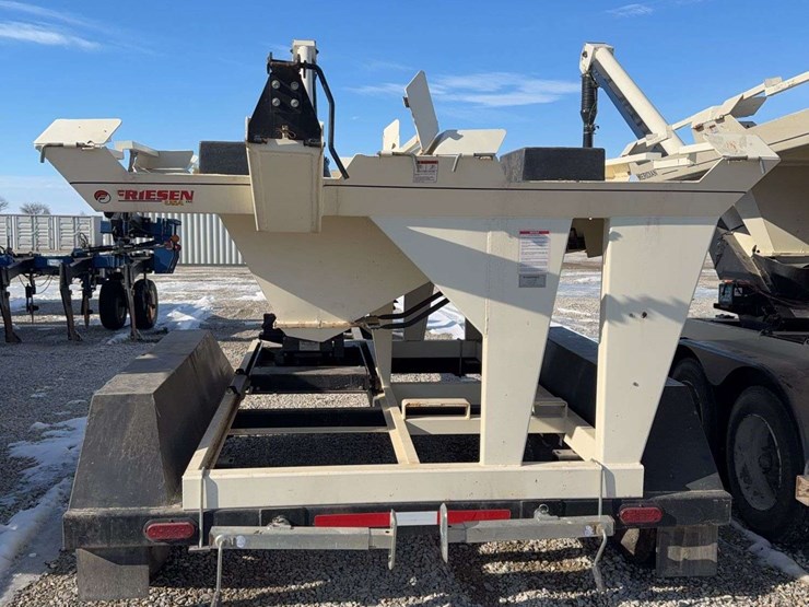 four-box-friesen-seed-tender-image-4