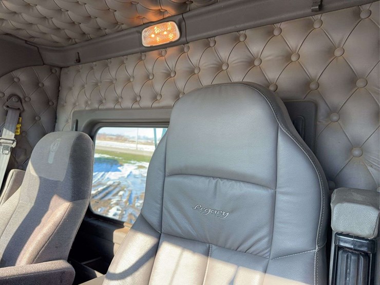 2013-kw-t800-semi-image-9