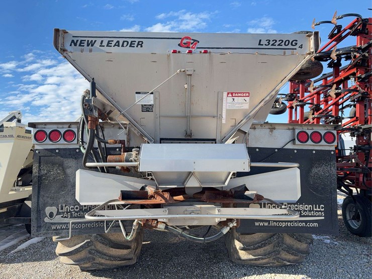 2012-ih-max-force-dry-fertilizer-spreader-image-6