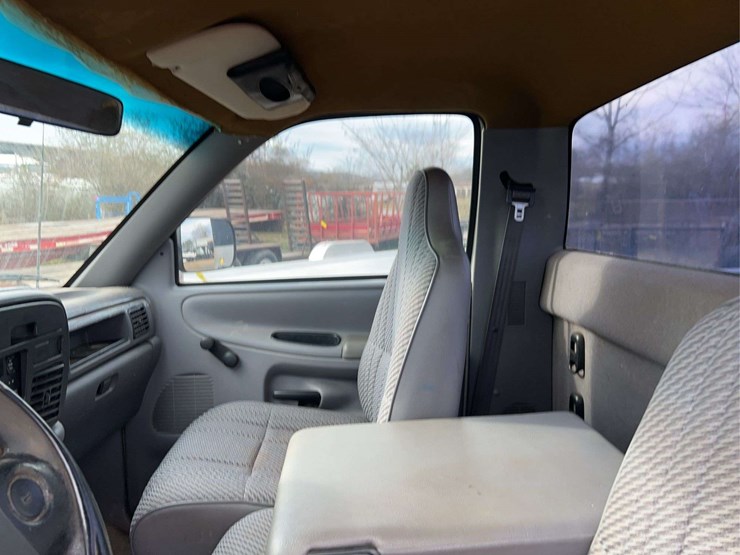 1996-dodge-2500-image-18