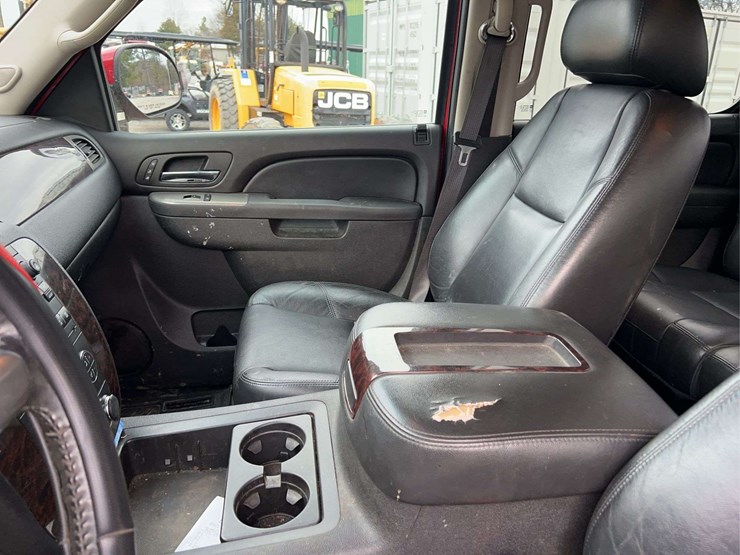 2012-chevrolet-2500-image-18