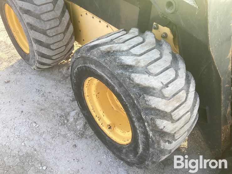 new-holland-l185-image-20