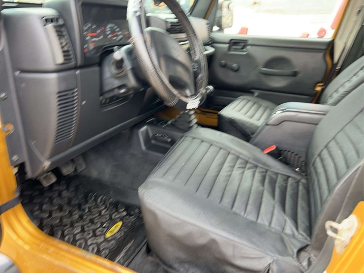 2002-jeep-wrangler-sport-image-13