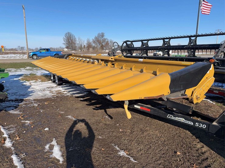 2013-lexion-18-20-corn-head-image-1