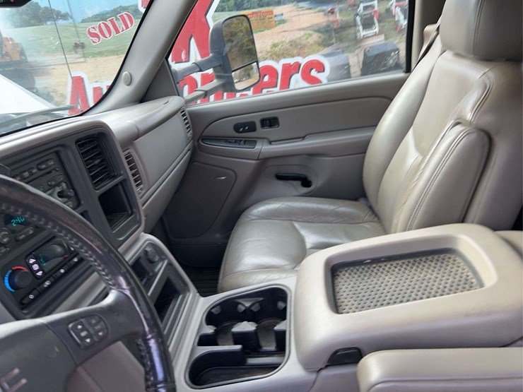 2007-chevrolet-2500-image-21