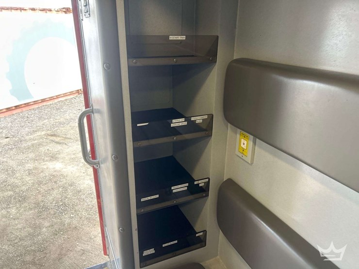 2016-freightliner-m2-106-image-49