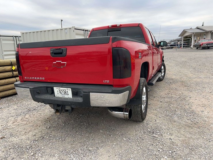 2012-chevrolet-2500-image-8