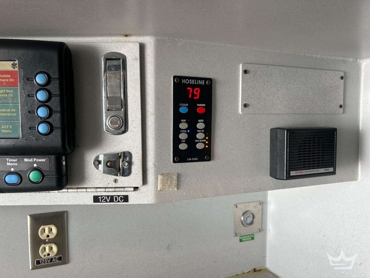 2016-freightliner-m2-106-image-54