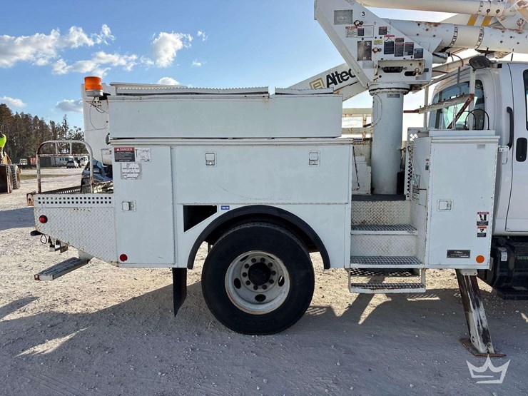 2088-chevrolet-c7500-altec-ta40-41ft.-bucket-truck-image-29