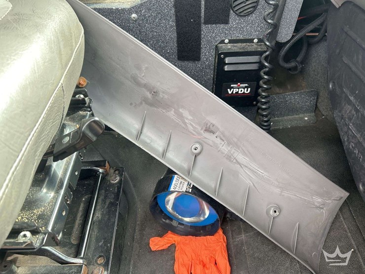 2016-freightliner-m2-106-image-22