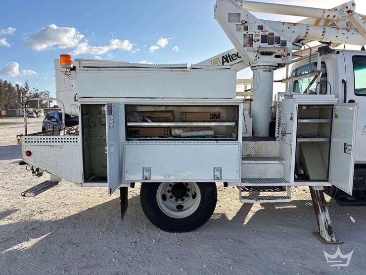 2088-chevrolet-c7500-altec-ta40-41ft.-bucket-truck-image-30