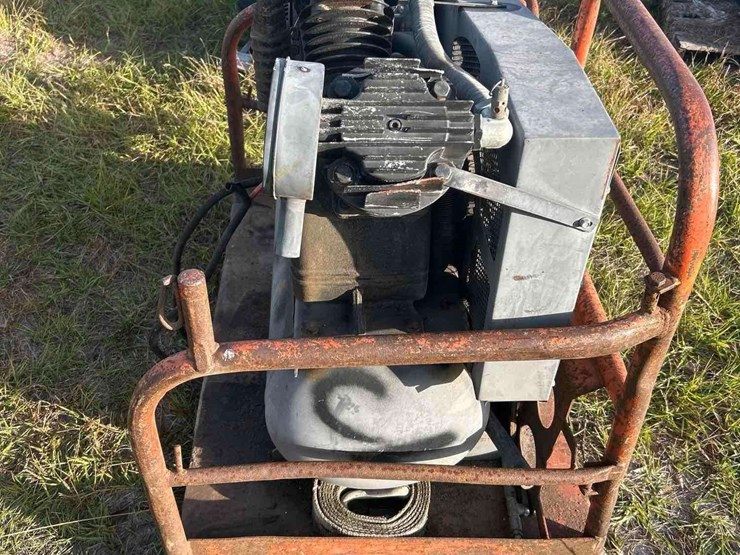 30-gallon-180psi-portable-air-compressor-image-9