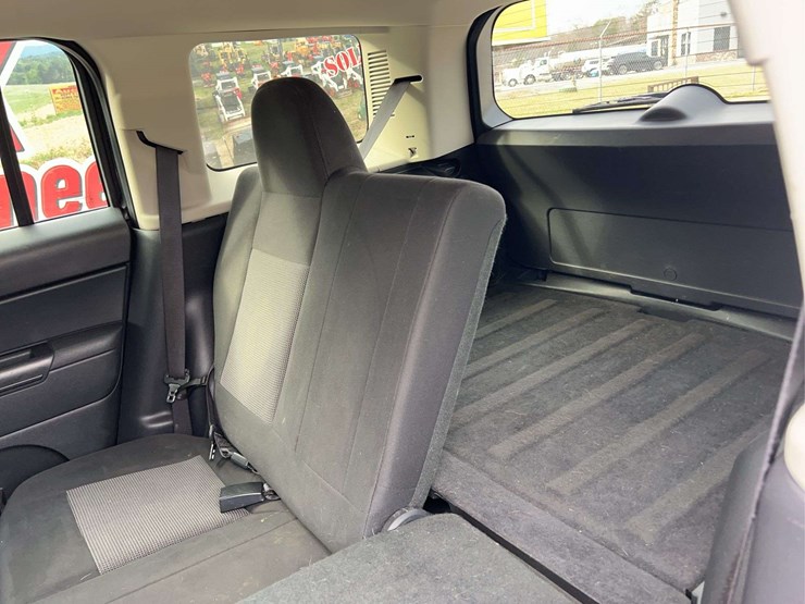 2014-jeep-patriot-image-19