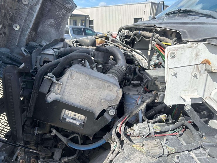 2017-ford-f650-image-9