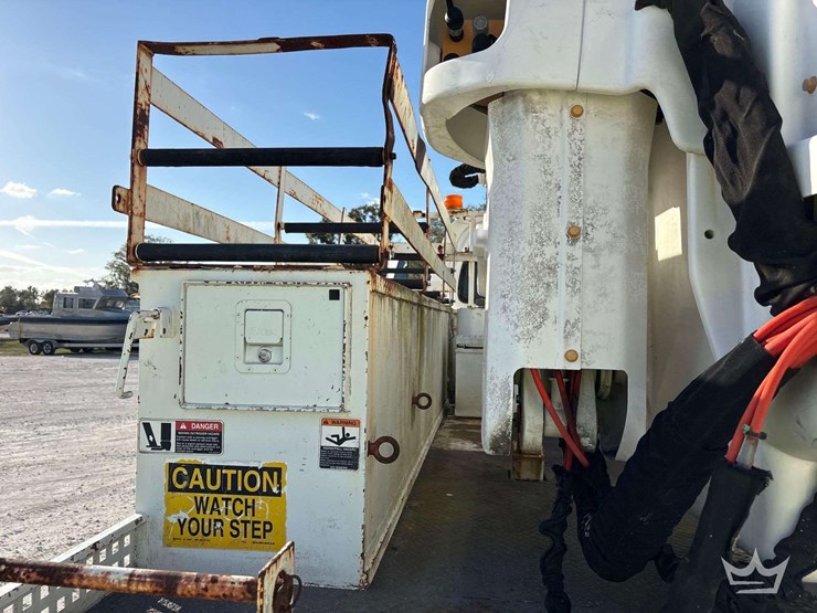 2088-chevrolet-c7500-altec-ta40-41ft.-bucket-truck-image-35