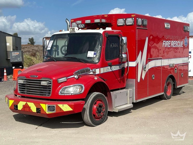 2016-freightliner-m2-106-image-1