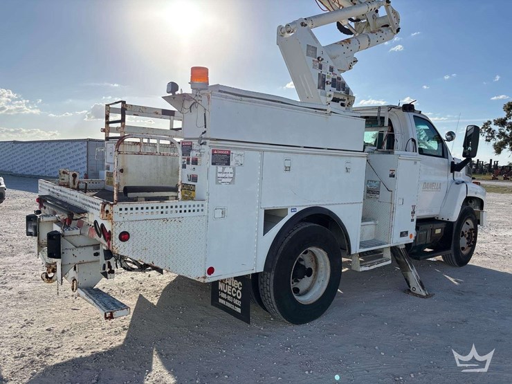 2088-chevrolet-c7500-altec-ta40-41ft.-bucket-truck-image-3