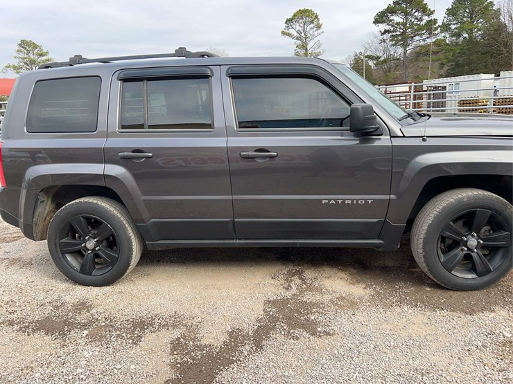 2014-jeep-patriot-image-11