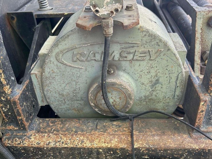 2018-peterbilt-348-image-51