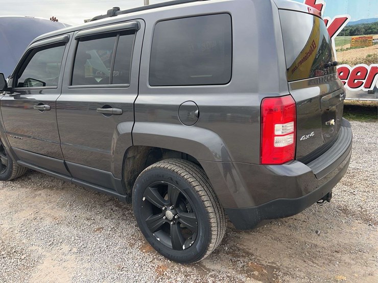 2014-jeep-patriot-image-17