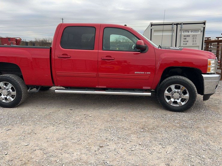 2012-chevrolet-2500-image-3