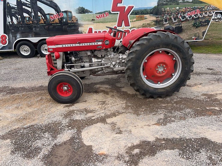 massey-ferguson-135-image-21