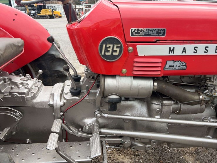 massey-ferguson-135-image-15