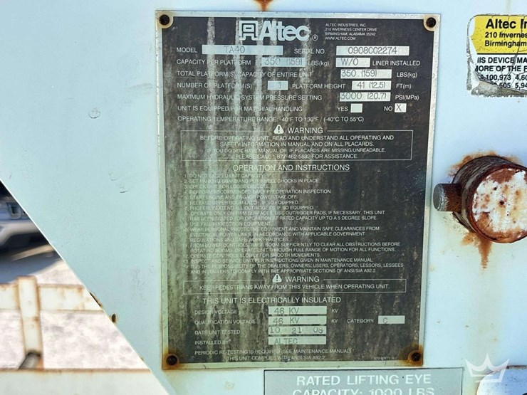 2088-chevrolet-c7500-altec-ta40-41ft.-bucket-truck-image-10