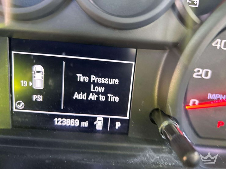 2020-chevrolet-silverado-1500-image-6