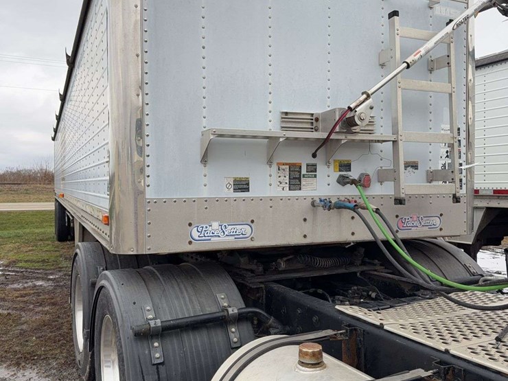 2000-wilson-ag-hopper-image-2