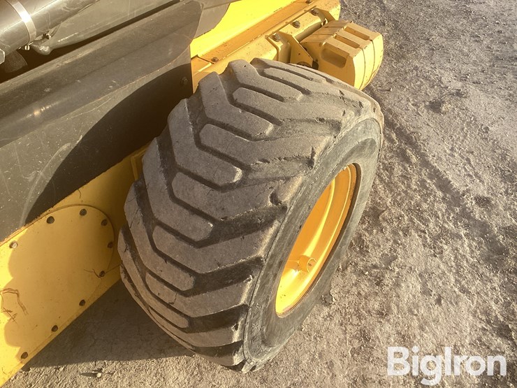 new-holland-l185-image-19