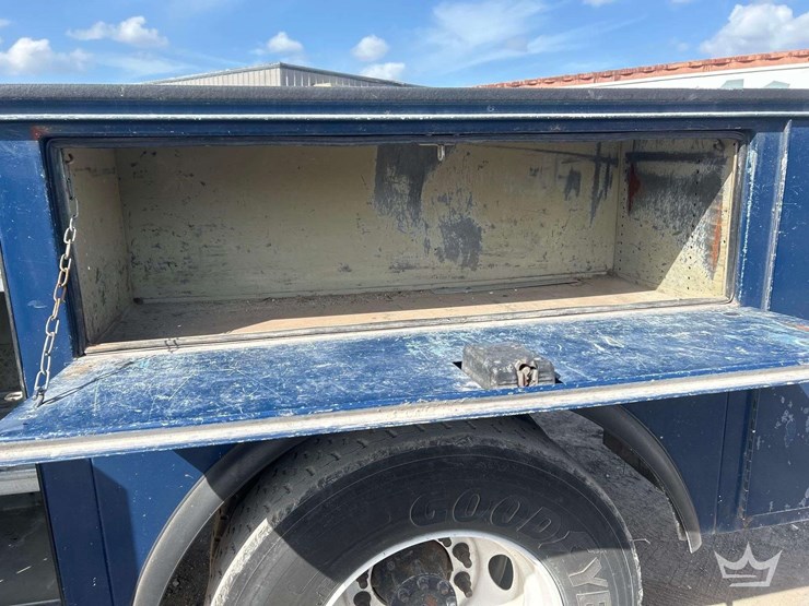 2017-ford-f650-image-32