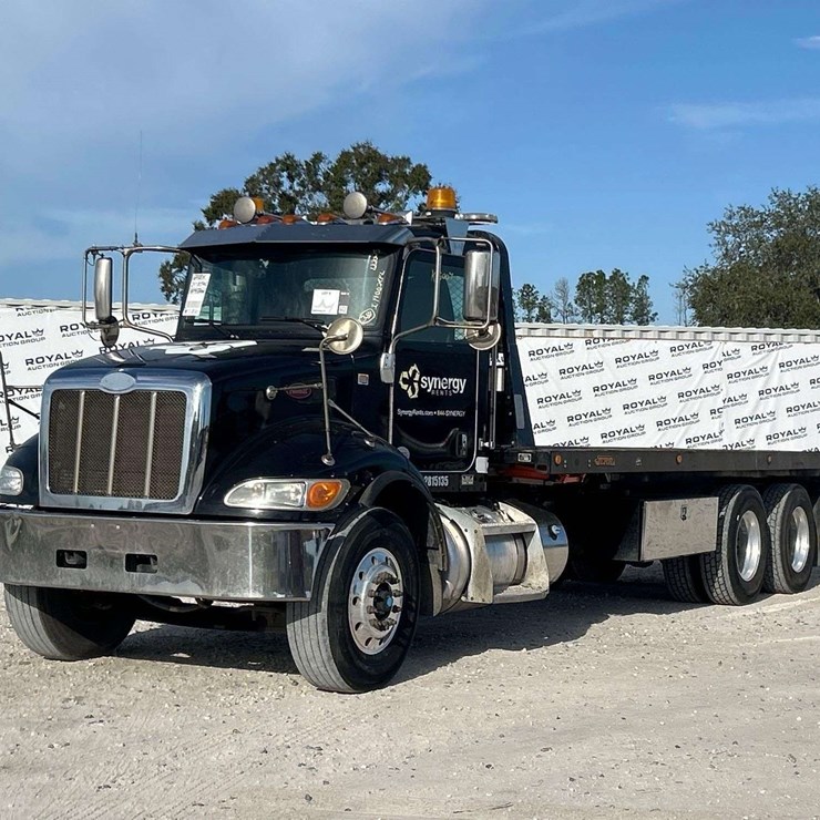 2018 PETERBILT 348