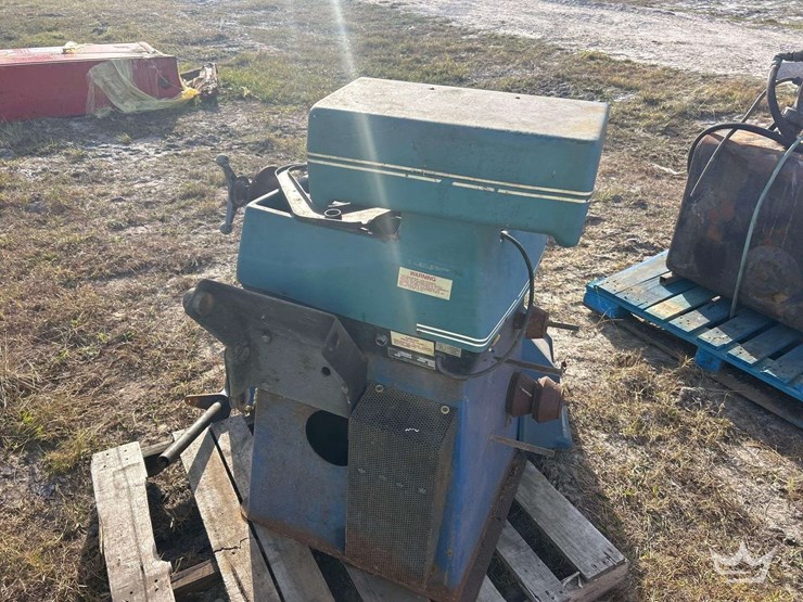 sun-electric-1742-1-wheel-balancer-image-3