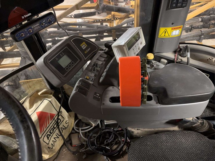 984-rogator-sprayer-w/120'-booms-image-9