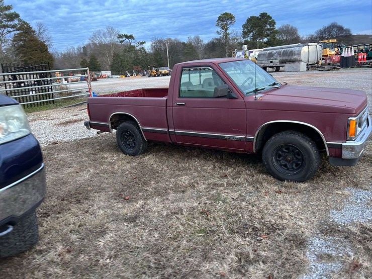 1993-chevrolet-s10-image-2