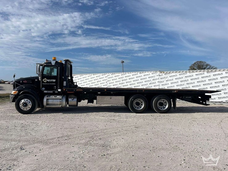 2018-peterbilt-348-image-32